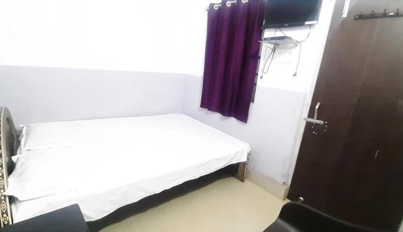 ホテル Spot On Gajadhar Rest House