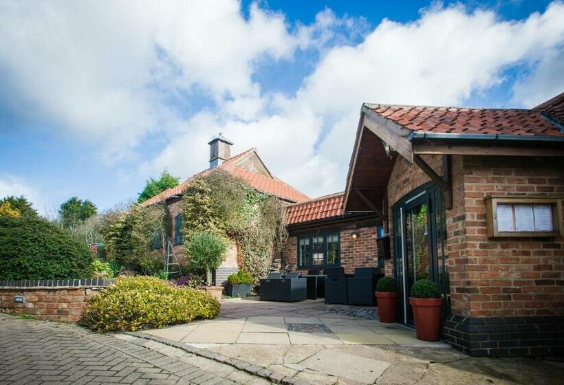 ホテル The Hammer And Pincers