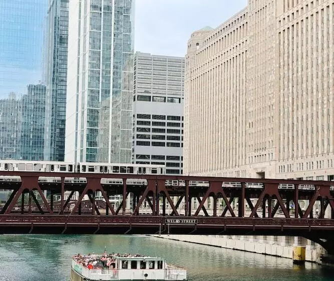 هتل Voco Chicago Downtown, An Ihg