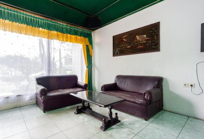 فندق Reddoorz @ Jalan Jendral Sudirman Jambi 2