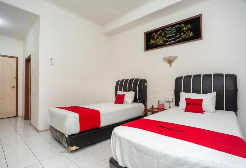 فندق Reddoorz @ Jalan Jendral Sudirman Jambi 2