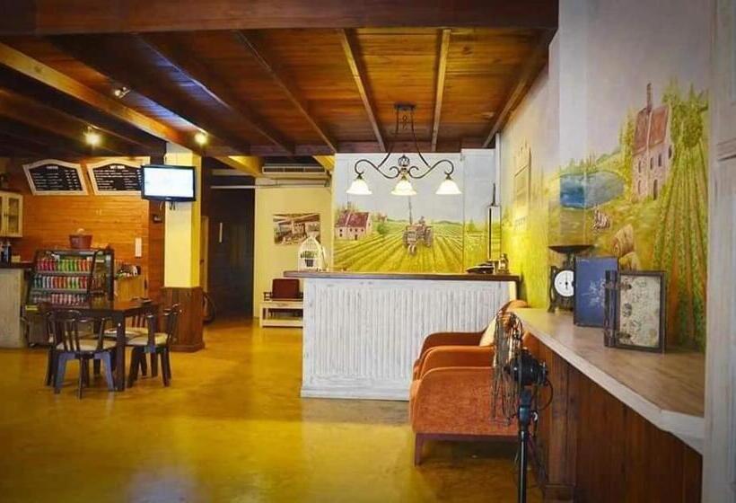 בית מלון כפרי The Colored House Jomtien