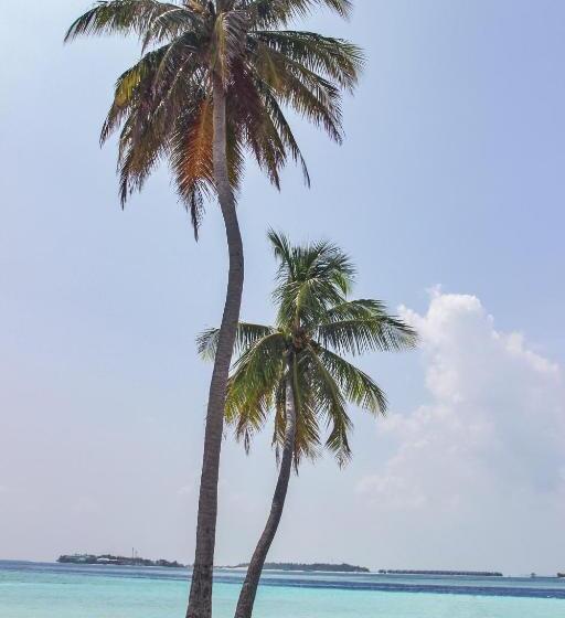 پانسیون Beach Walk Villa Maldives