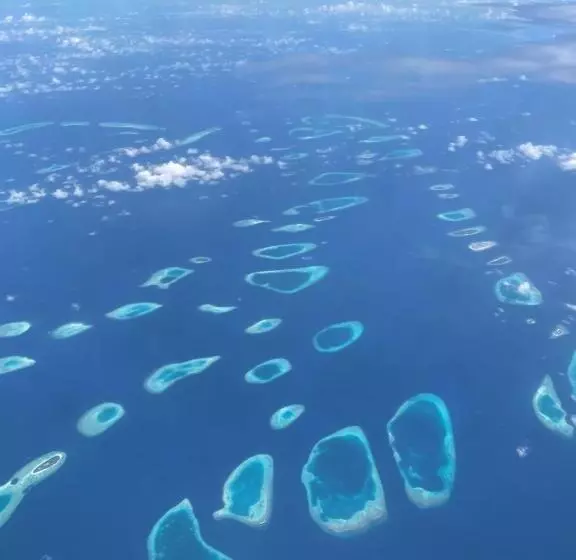 پانسیون Beach Walk Villa Maldives