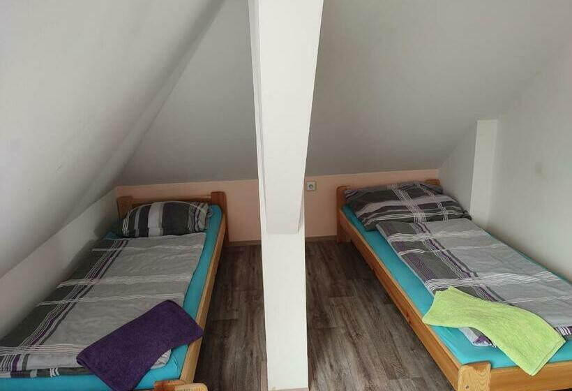 פנסיון Restaurace U Komína