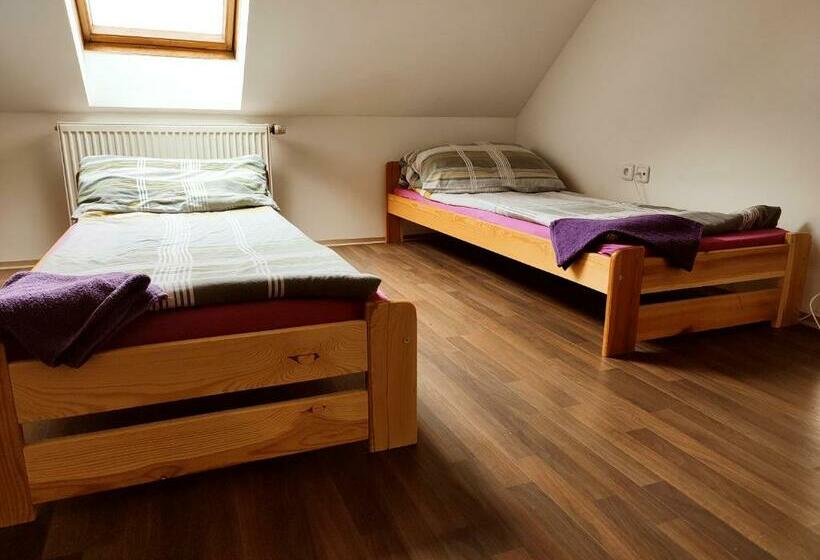 פנסיון Restaurace U Komína