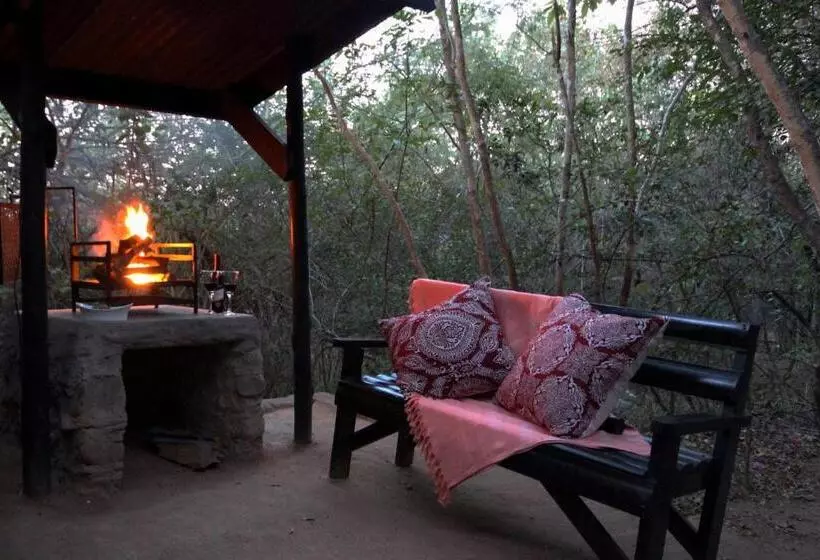 Majatalo Thulamela Couples Retreat