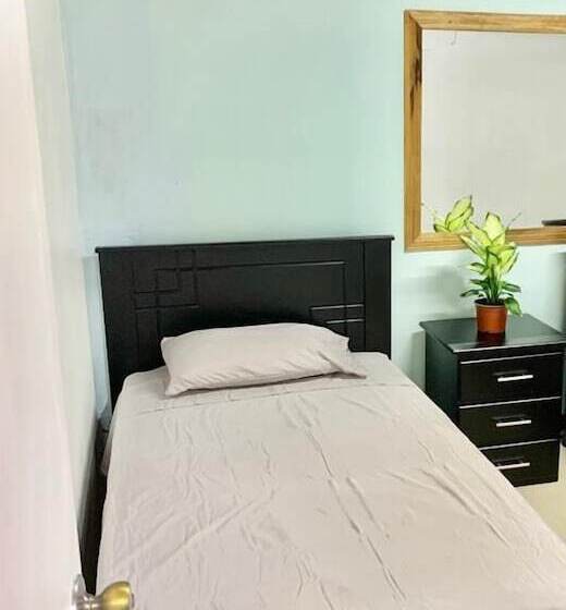 فندق صغير Global House Costa Rica Backpackers