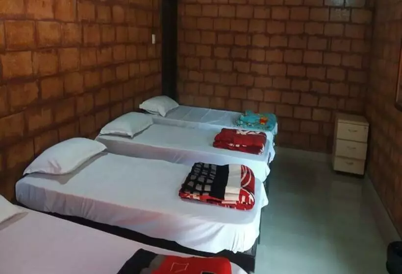 リゾートホテル Staymaker Veera S Homestay