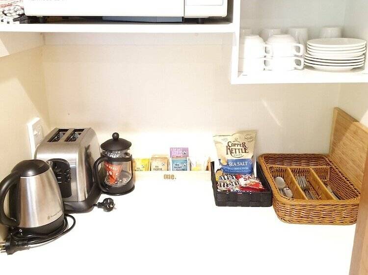 Fitzherbert Castle Motel