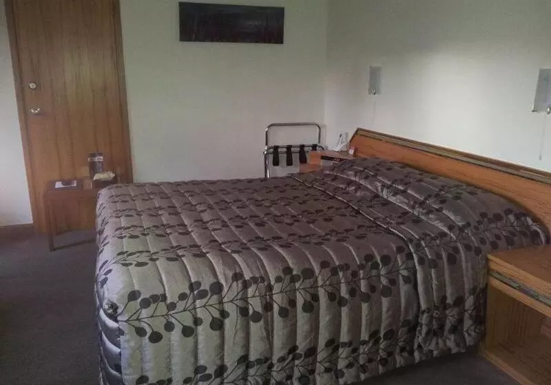 Fitzherbert Castle Motel