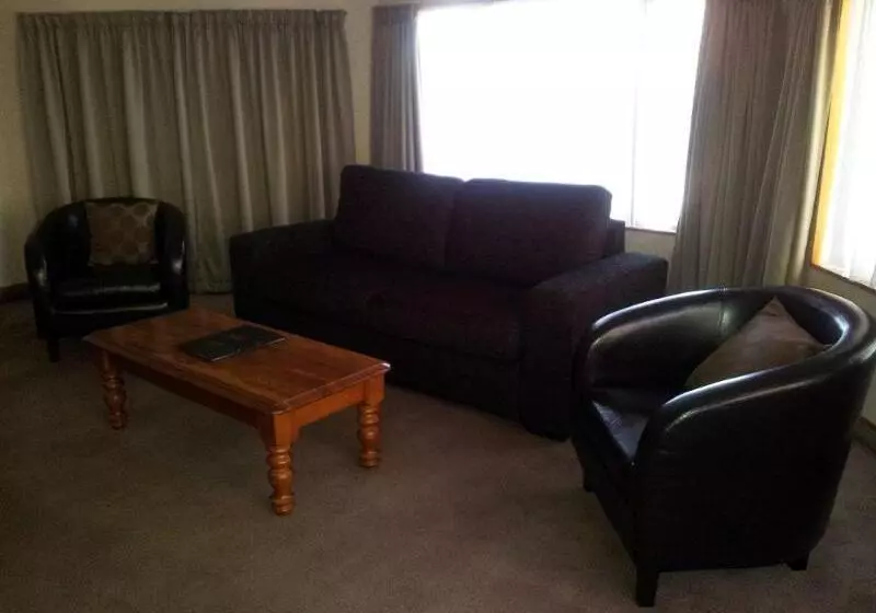 Fitzherbert Castle Motel