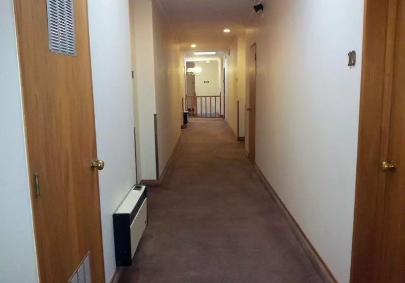 Fitzherbert Castle Motel