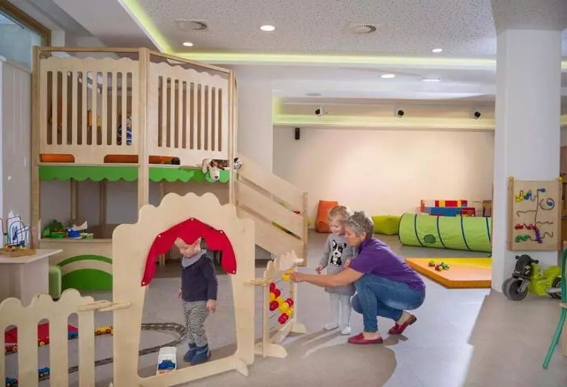 Hotelli Alpin Family Resort Seetal