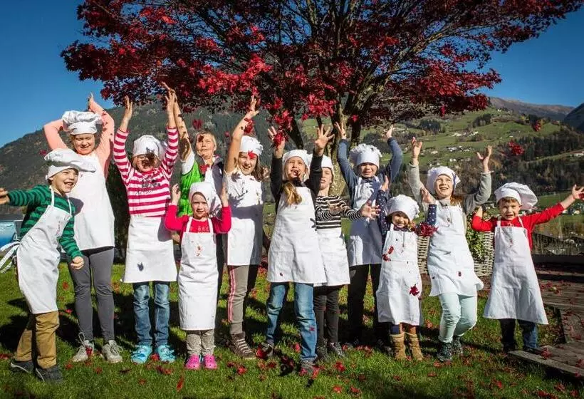 Hotelli Alpin Family Resort Seetal