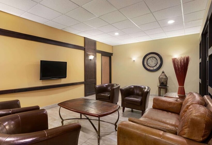 ホテル Days Inn By Wyndham Levis