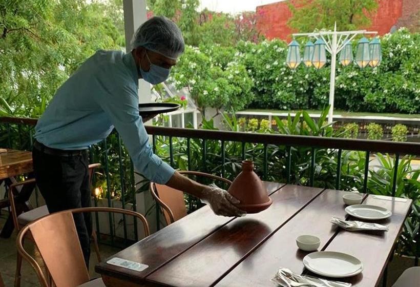 ホテル Devraj Niwas