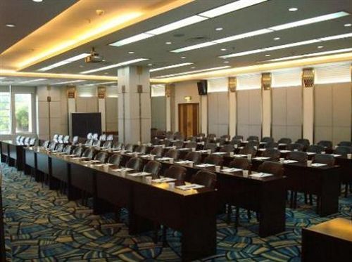 Отель Hangzhou Commercial Center