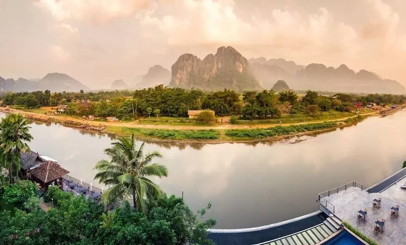 Hotelli Inthira Vang Vieng