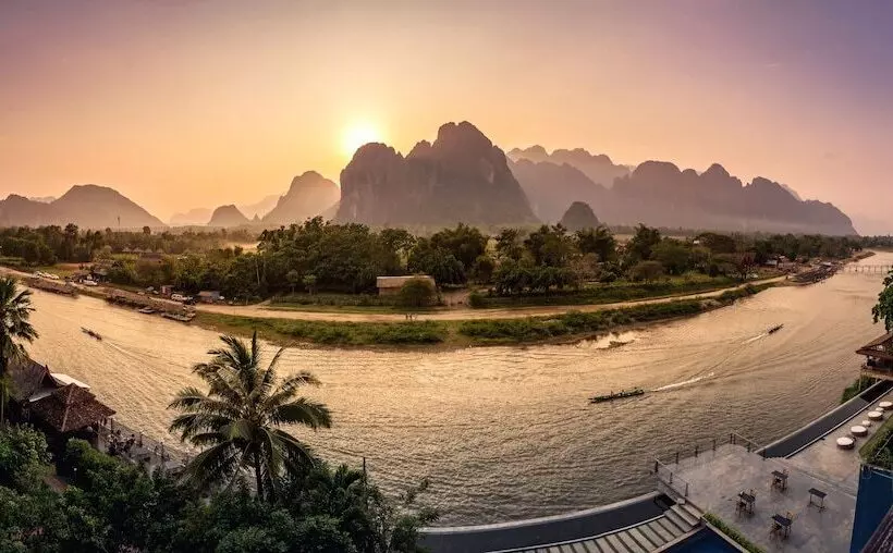 Hotelli Inthira Vang Vieng