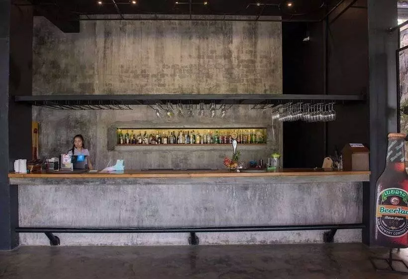 Hotelli Inthira Vang Vieng