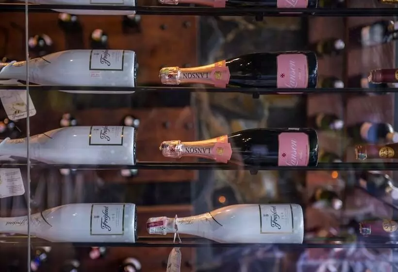 Hotelli Inthira Vang Vieng