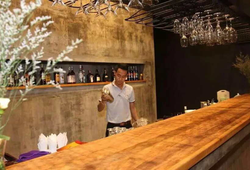 Hotelli Inthira Vang Vieng