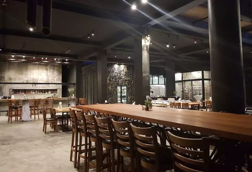 Hotelli Inthira Vang Vieng