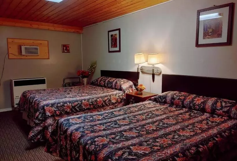 مُتل Kootenay Country Inn