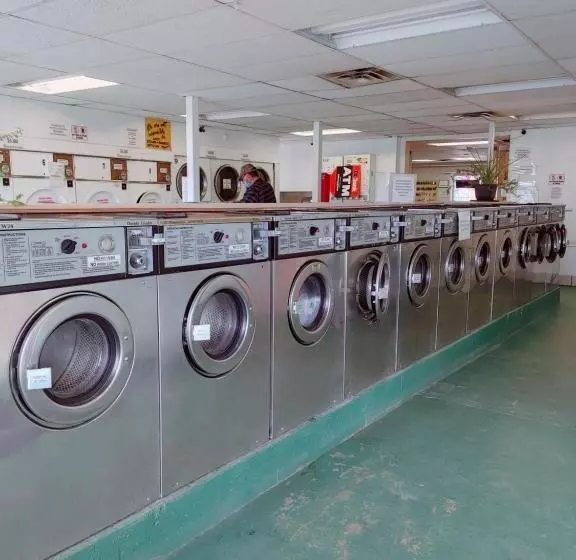 مُتل Kootenay Country Inn