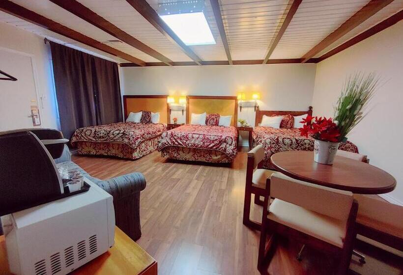 מוטל Kootenay Country Inn