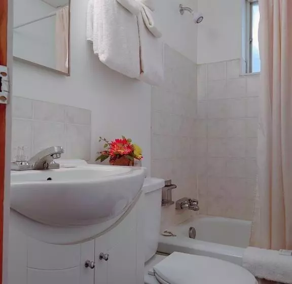 مُتل Kootenay Country Inn