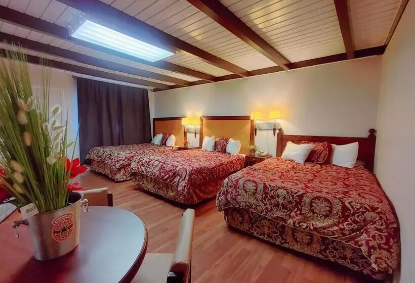 مُتل Kootenay Country Inn