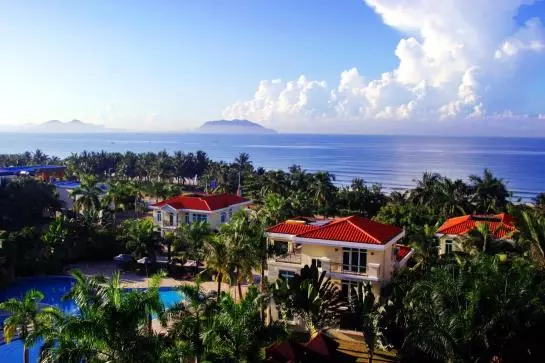 Sanya Hot Spring Seaview Resort