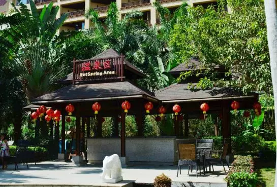 Sanya Hot Spring Seaview Resort
