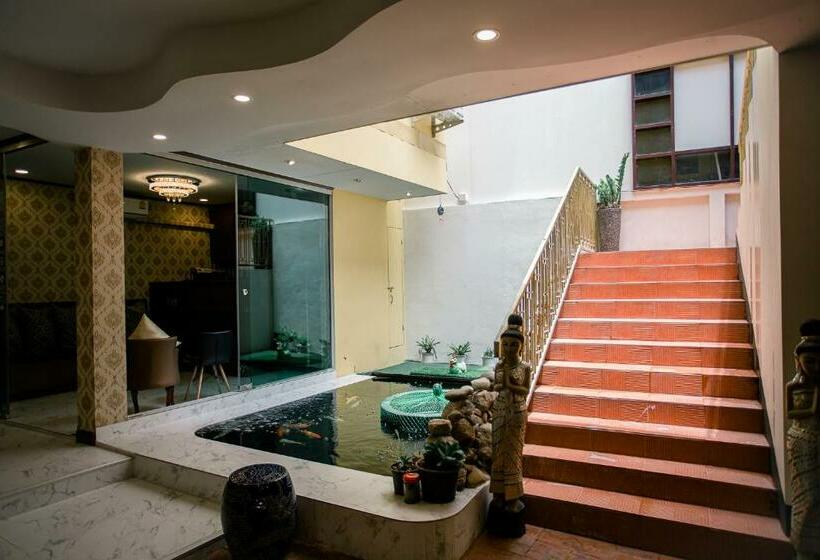 בית מלון כפרי De Thaphae Chiangmai