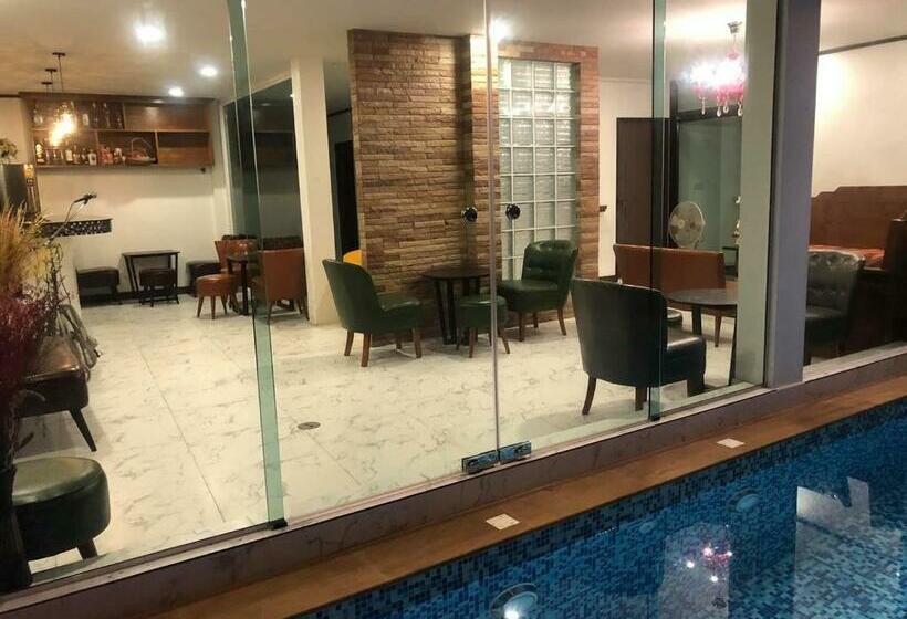 בית מלון כפרי De Thaphae Chiangmai