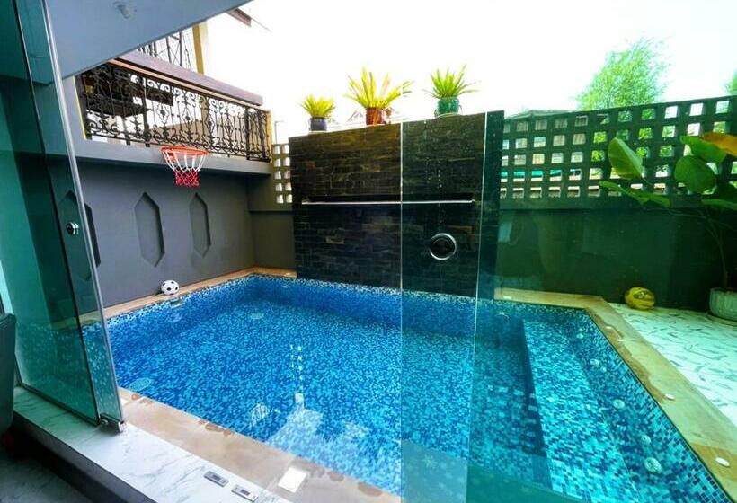 בית מלון כפרי De Thaphae Chiangmai