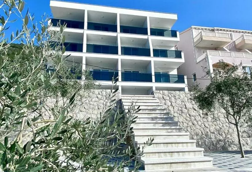 Villa Millene