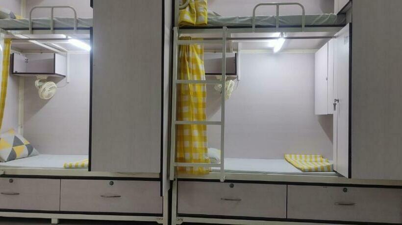 هاستل Abuzz Oxfordcaps Bannerghatta