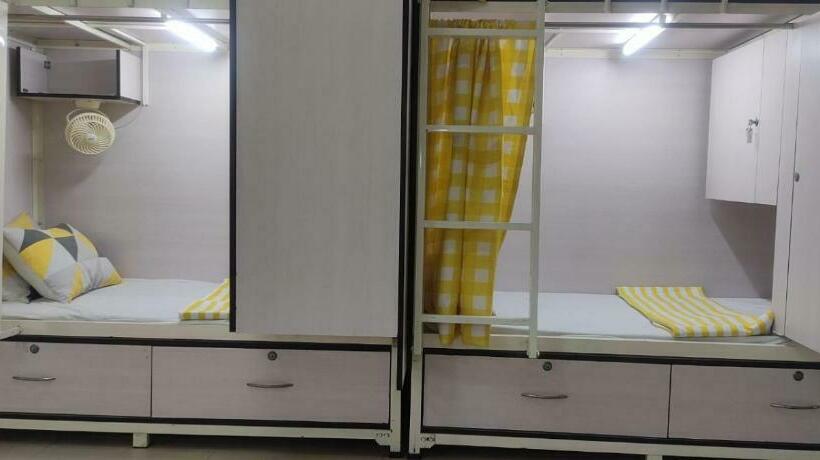 هاستل Abuzz Oxfordcaps Bannerghatta