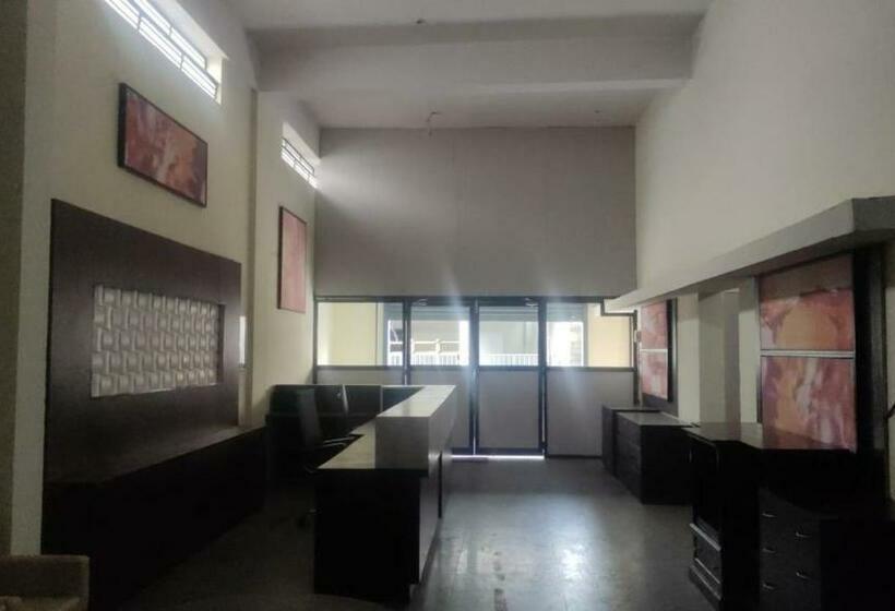 هاستل Abuzz Oxfordcaps Bannerghatta