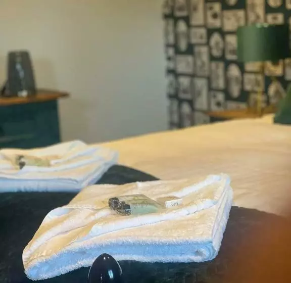 Aamiaismajoitus (B&B) The Pub And Kitchen Brandon Village