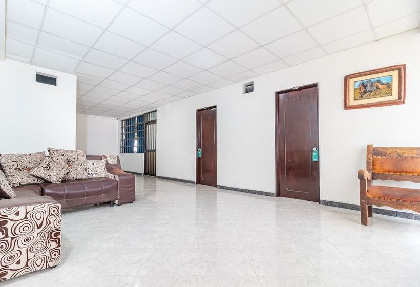 هتل Ayenda Vanguard