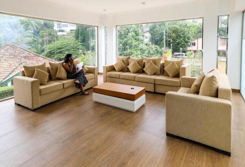Hotel Ganthera Kandy