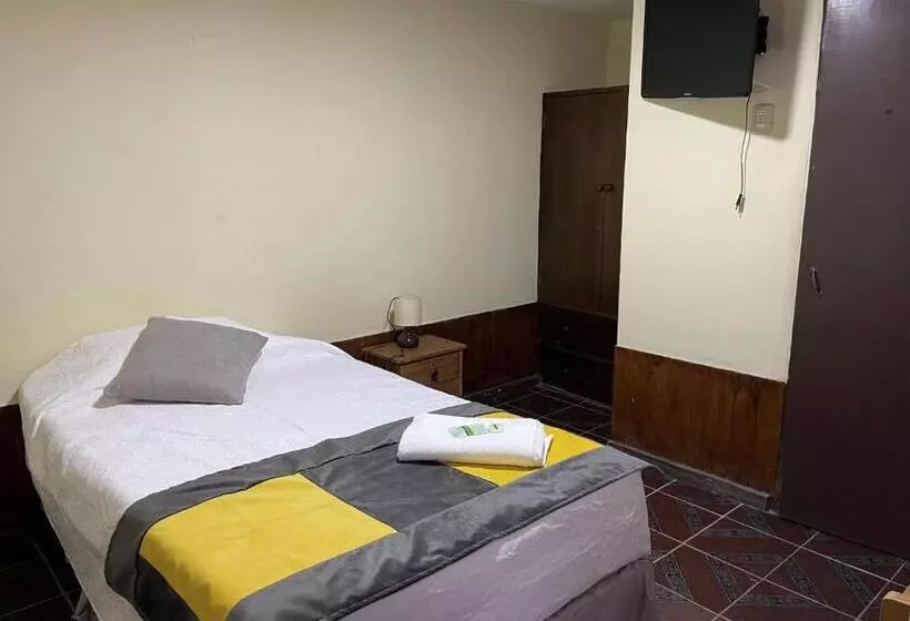 Majatalo Hostal Cecil +