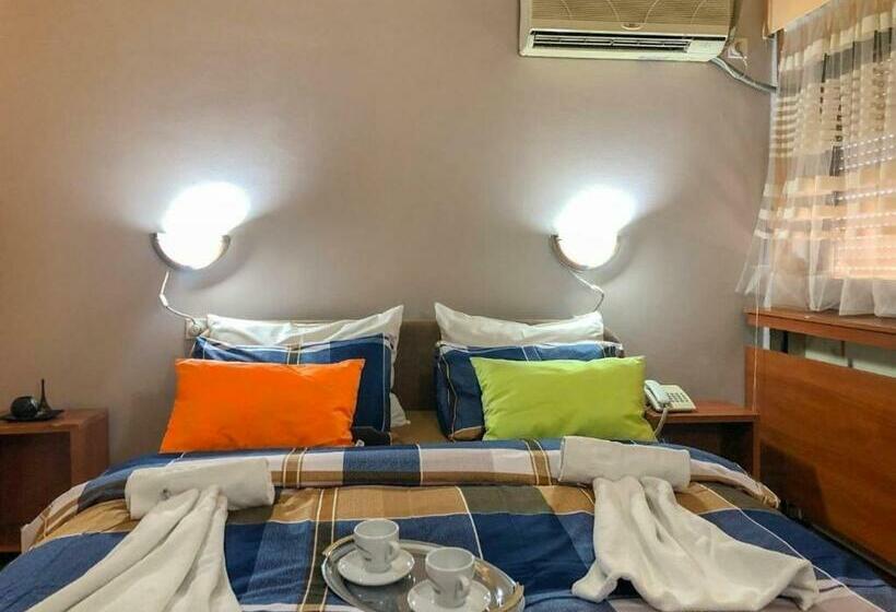 پانسیون Room In Guest Room Hotel Square Macedonia