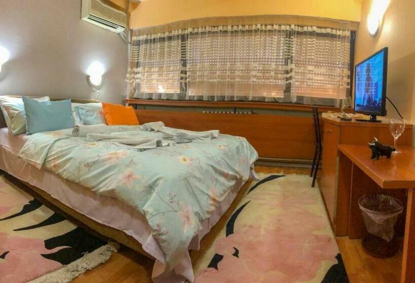پانسیون Room In Guest Room Hotel Square Macedonia