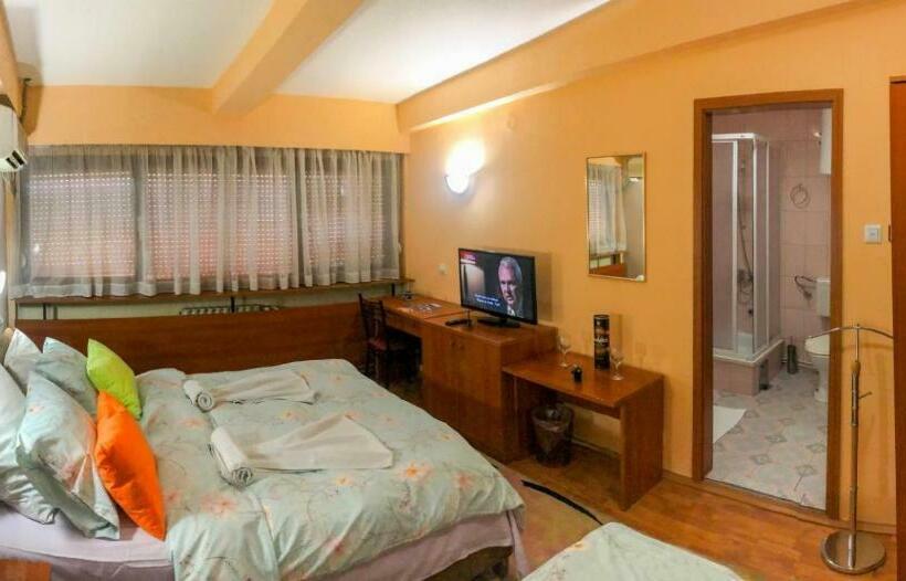 پانسیون Room In Guest Room Hotel Square Macedonia