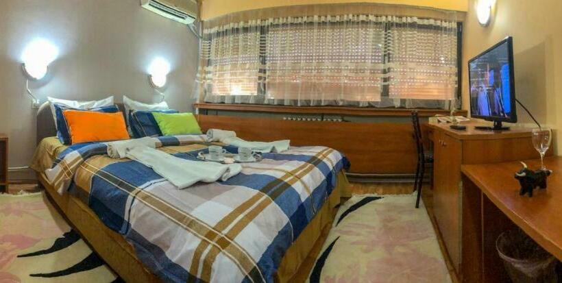 پانسیون Room In Guest Room Hotel Square Macedonia